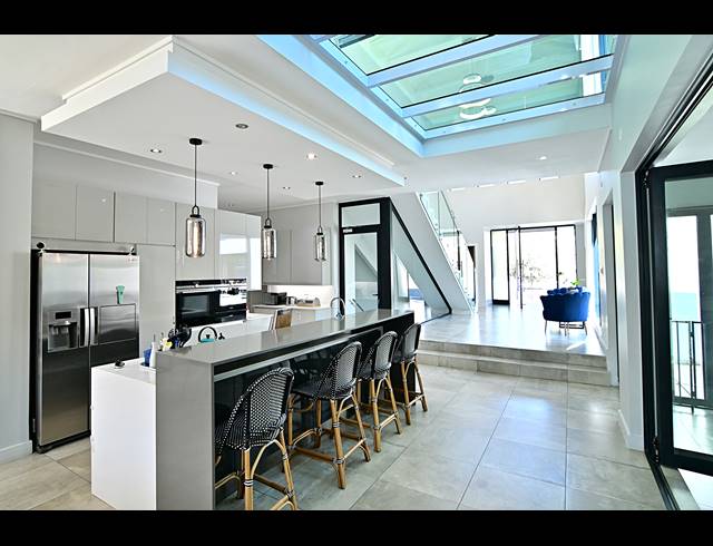 5 BEDROOM HOUSE FOR SALE IN WATERFALL COUNTRY VILLAGE